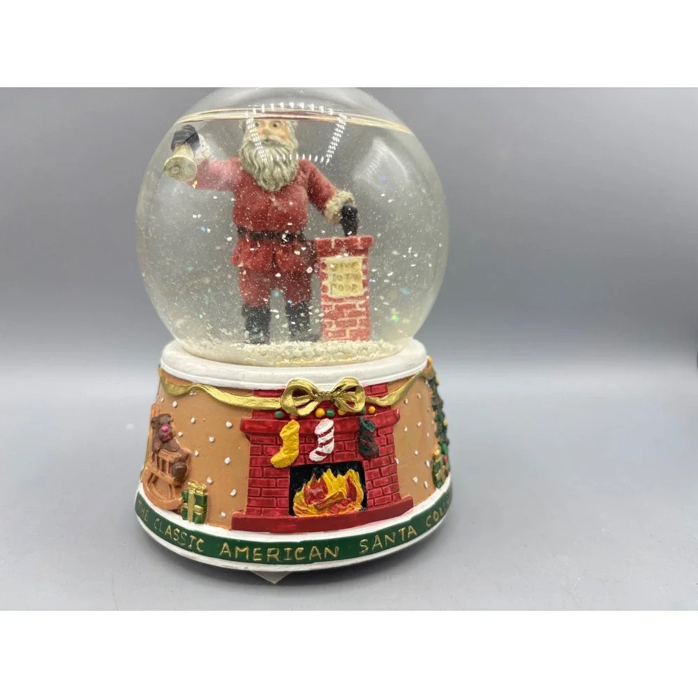 Classic American Santa Collection Musical Snow Globe Fireplace‎ Christmas Scene